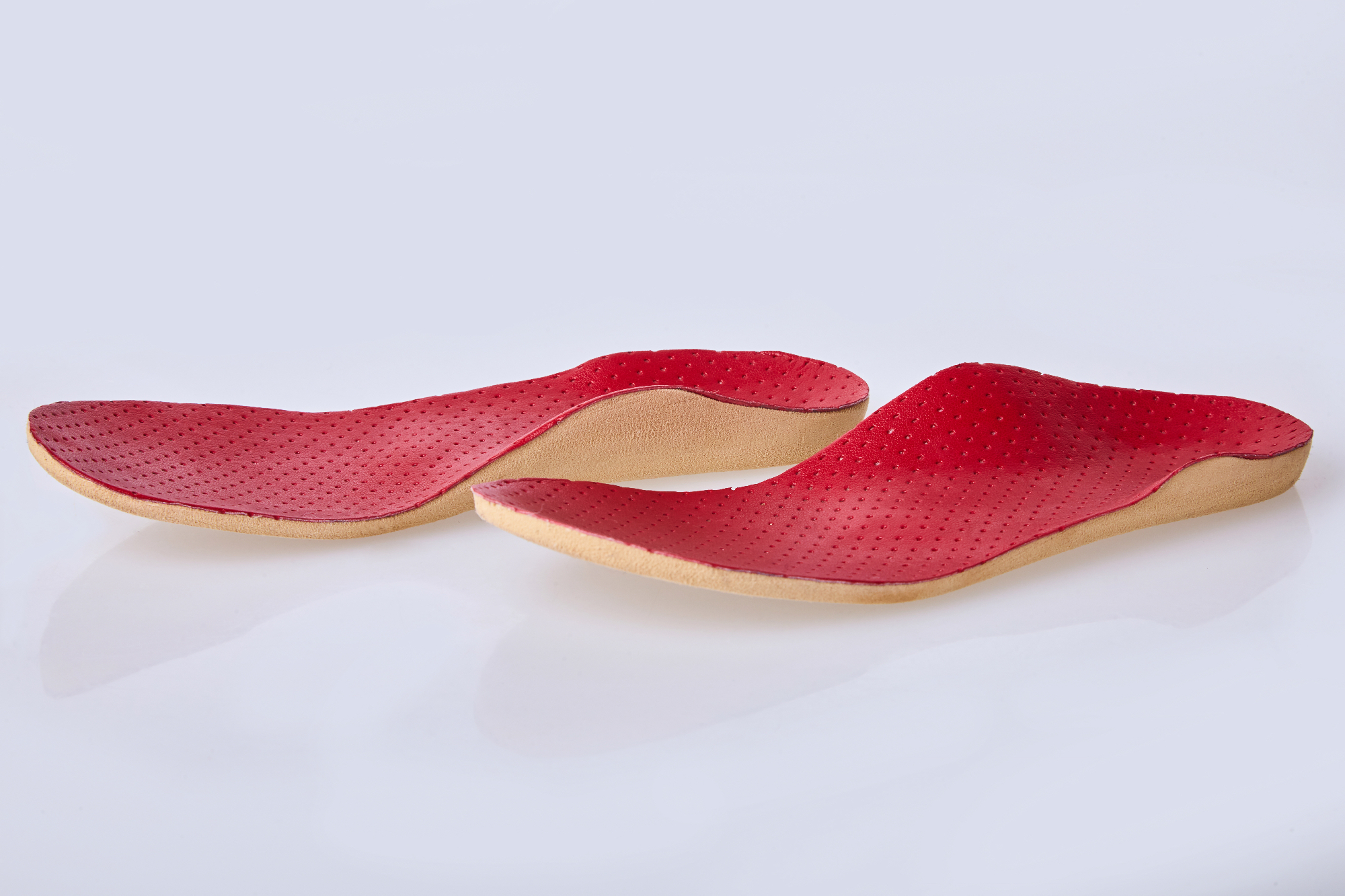 Korekcijski ortopedski vložki za čevlje zagotavljajo kakovostno podporo stopal